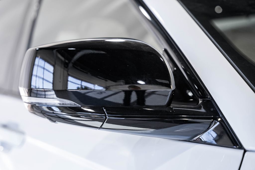 New 2025 Jeep Grand Cherokee Limited w/ Luxury Tech Group II image 16