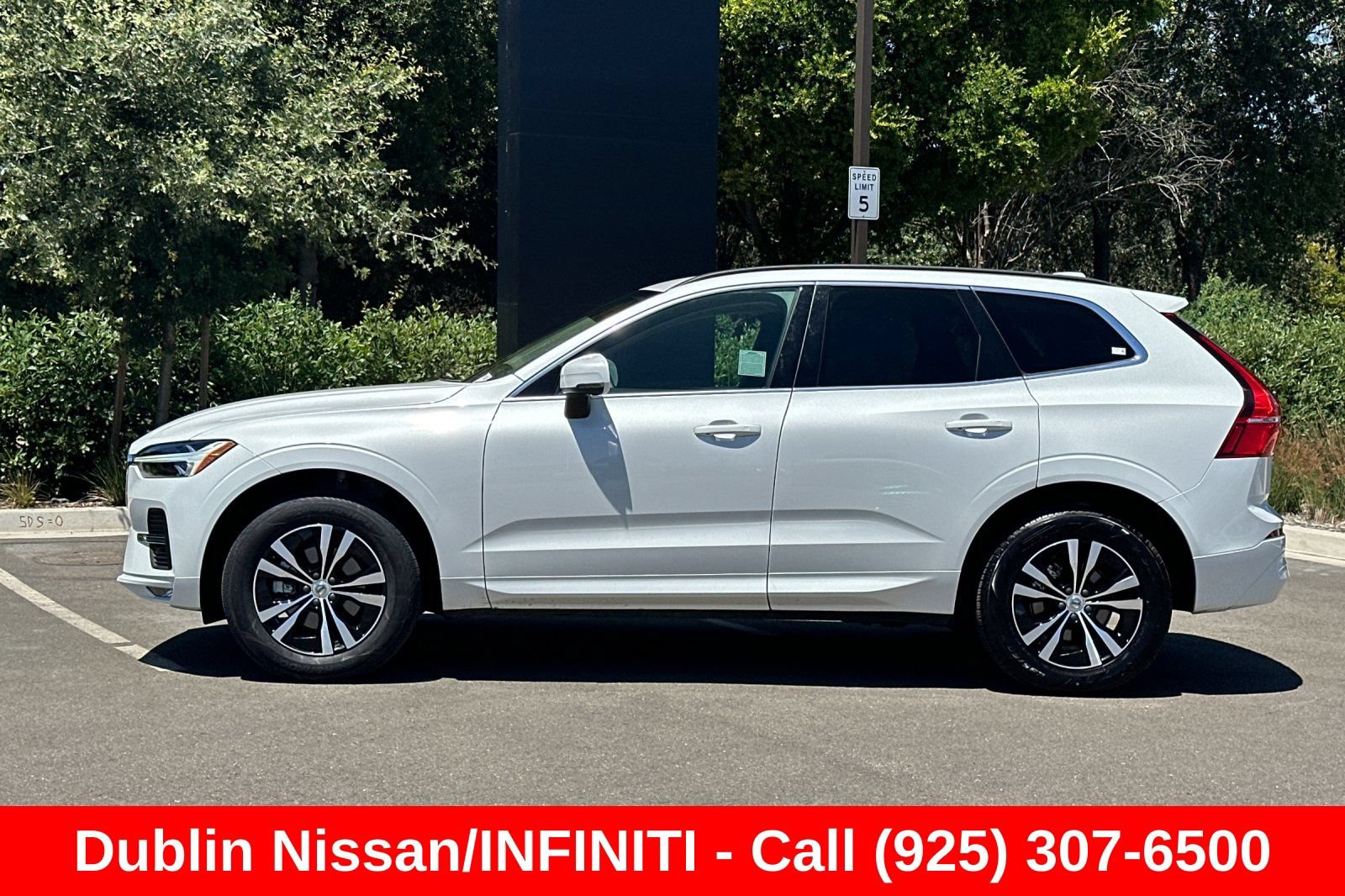 Used 2023 Volvo XC60 B5 Core w/ Protection Package Premier FWD image 7