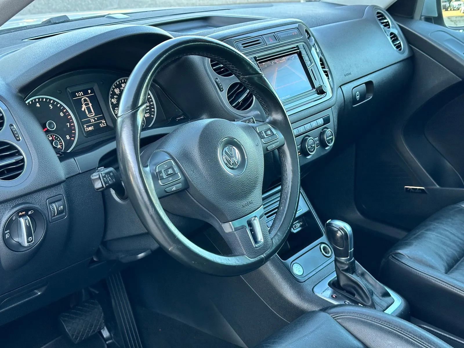 Used 2016 Volkswagen Tiguan SEL image 10