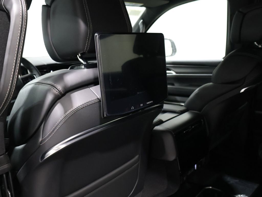 New 2026 Jeep Grand Wagoneer L Summit image 10