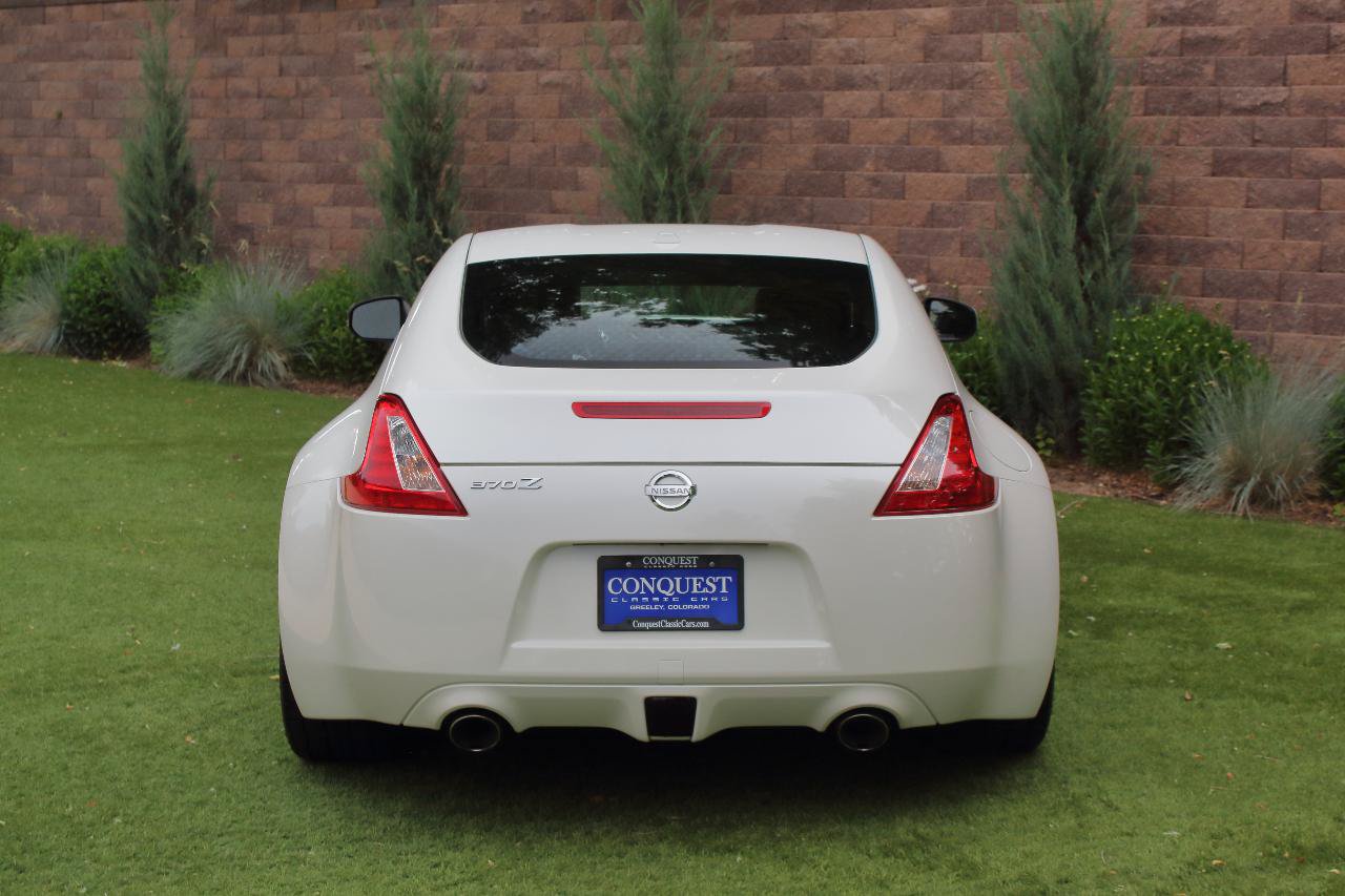 Used 2009 Nissan 370Z Touring RWD image 6