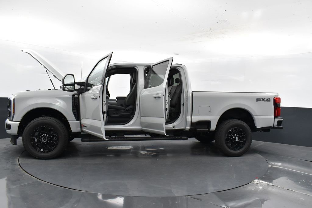 New 2025 Ford F350 XLT w/ Black Appearance Package image 40