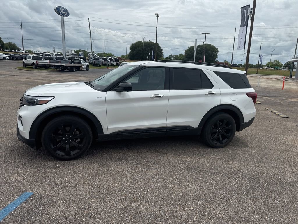 Used 2023 Ford Explorer ST-Line w/ Class IV Trailer Tow Package RWD image 7
