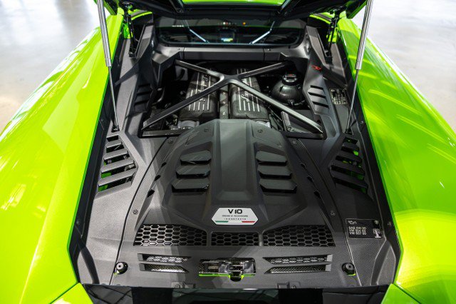 Used 2022 Lamborghini Huracan EVO RWD image 28