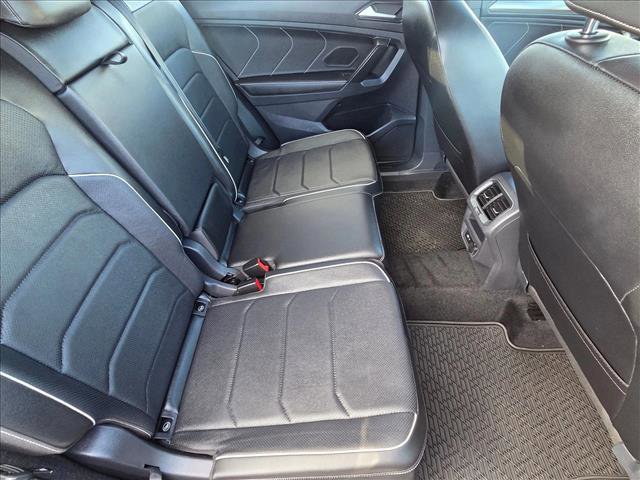 Used 2022 Volkswagen Tiguan SEL R-Line image 19
