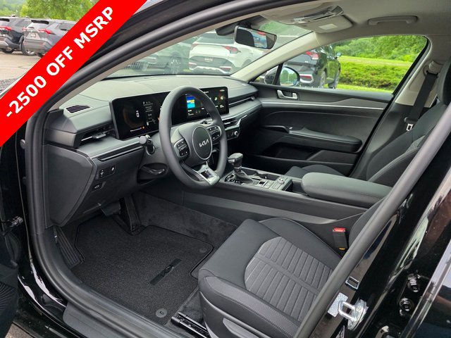 New 2025 Kia K5 LXS image 13