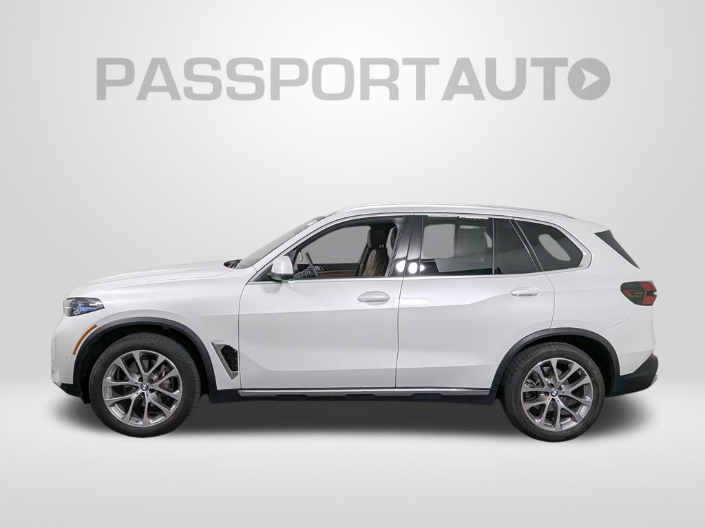 Used 2024 BMW X5 xDrive40i w/ Premium Package AWD/4WD image 2