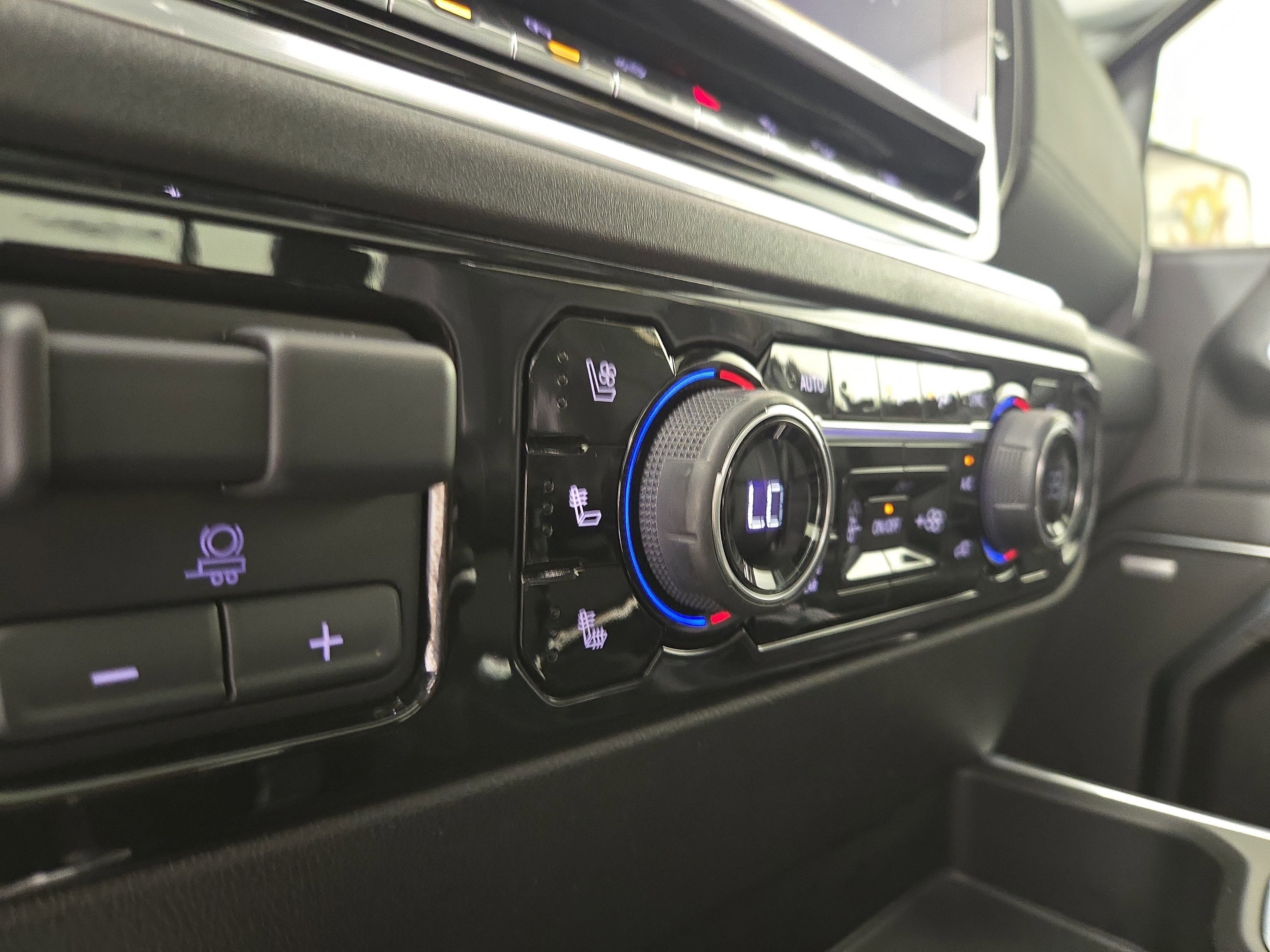 Certified 2022 Chevrolet Silverado 1500 LTZ w/ LTZ Premium Package image 28