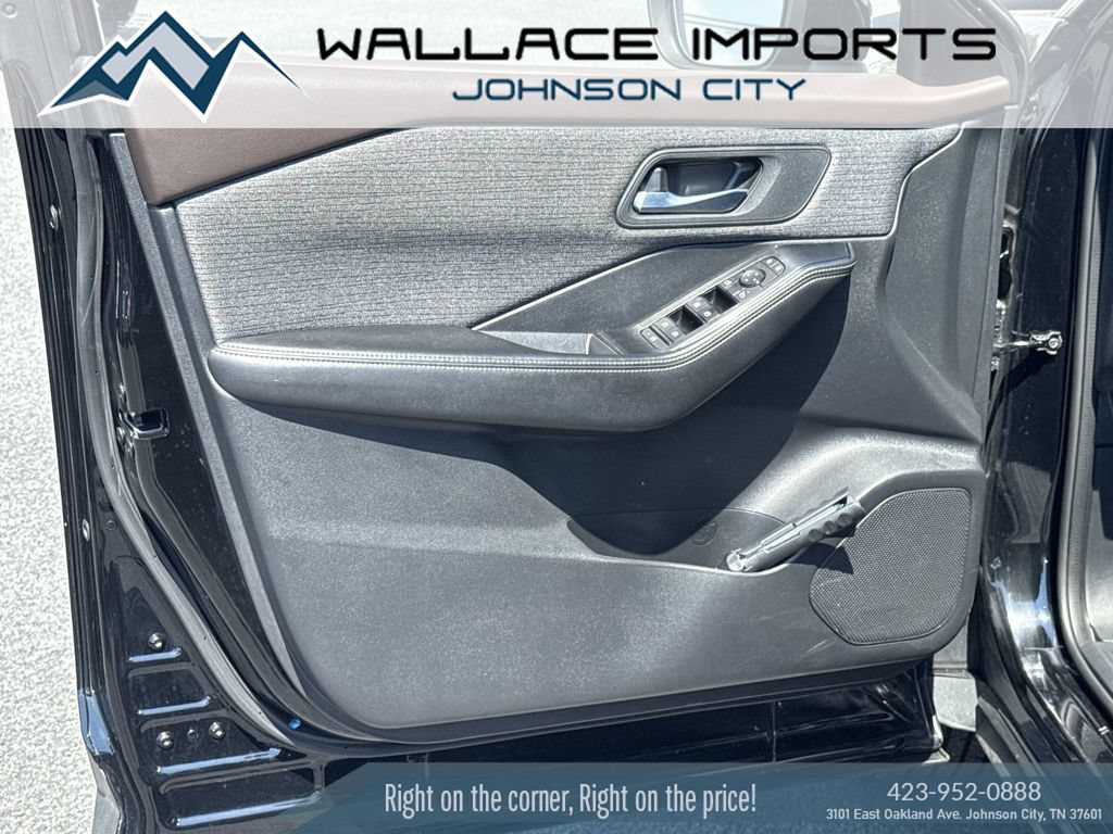 Used 2021 Nissan Rogue SV FWD image 12