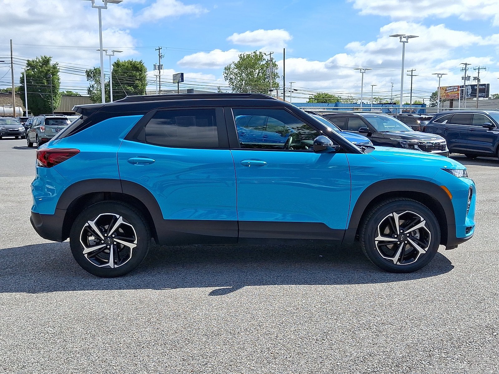 Used 2022 Chevrolet TrailBlazer RS w/ Sun and Liftgate Package AWD/4WD image 4