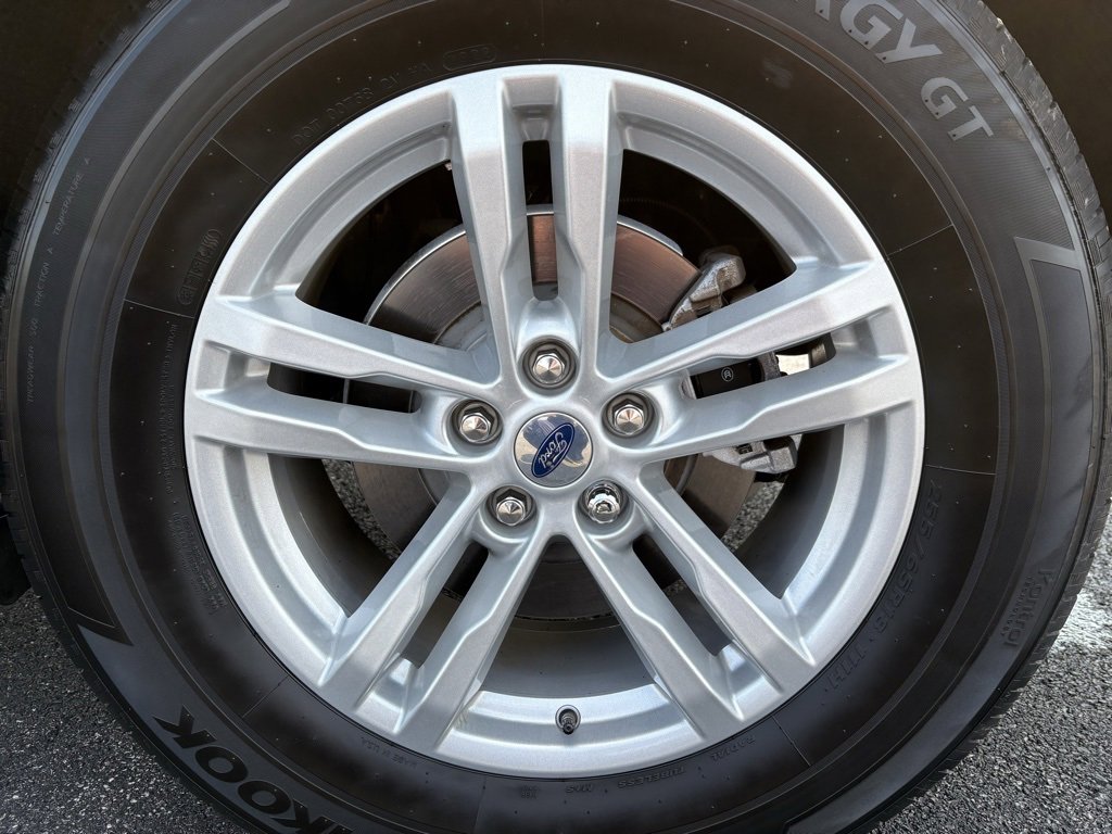 Used 2022 Ford Explorer XLT w/ Equipment Group 202A image 34