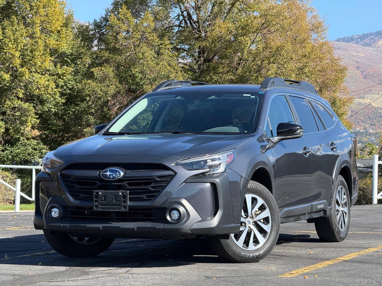 Used 2023 Subaru Outback Premium AWD/4WD image 1