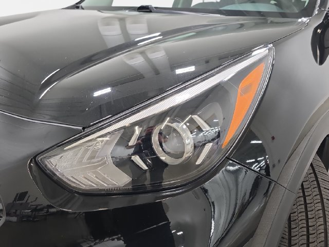 Used 2022 Kia Niro Touring Special Edition FWD image 29