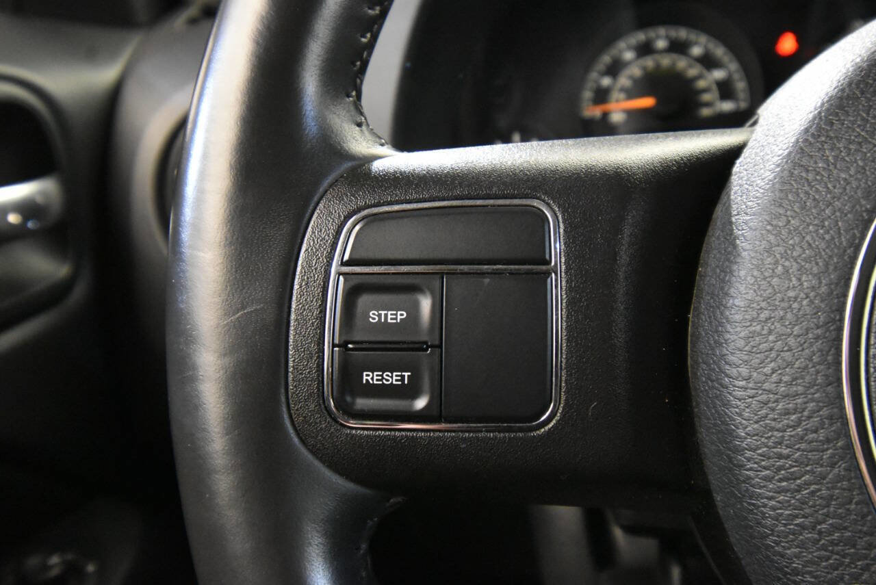 Used 2015 Jeep Patriot High Altitude image 24