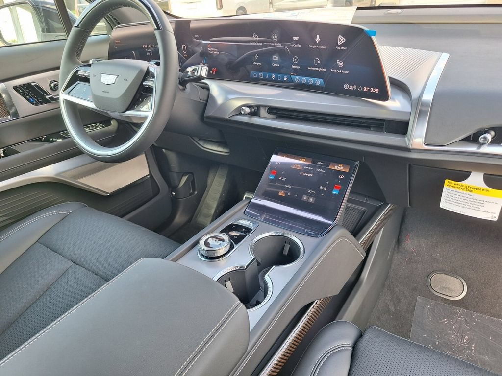 New 2027 Cadillac Vistiq Luxury w/ LPO, Floor Liner Package AWD/4WD image 28
