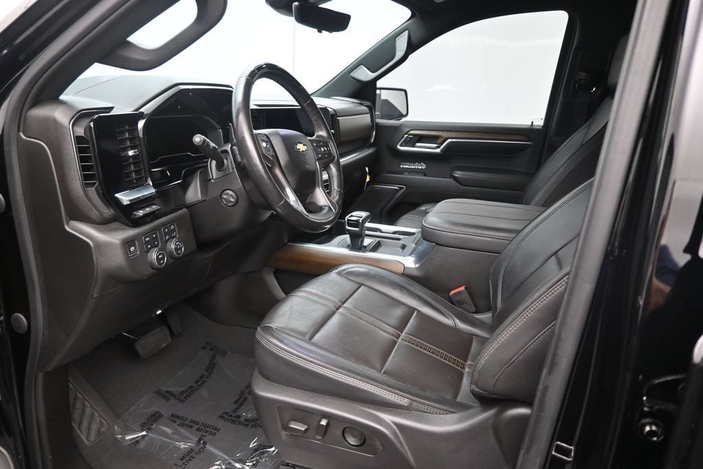 Used 2024 Chevrolet Silverado 1500 High Country w/ Technology Package AWD/4WD image 13