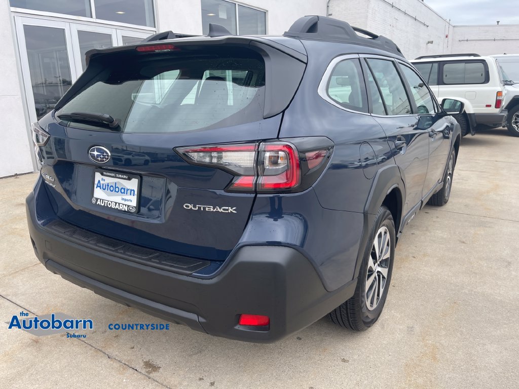 Certified 2025 Subaru Outback AWD/4WD image 5