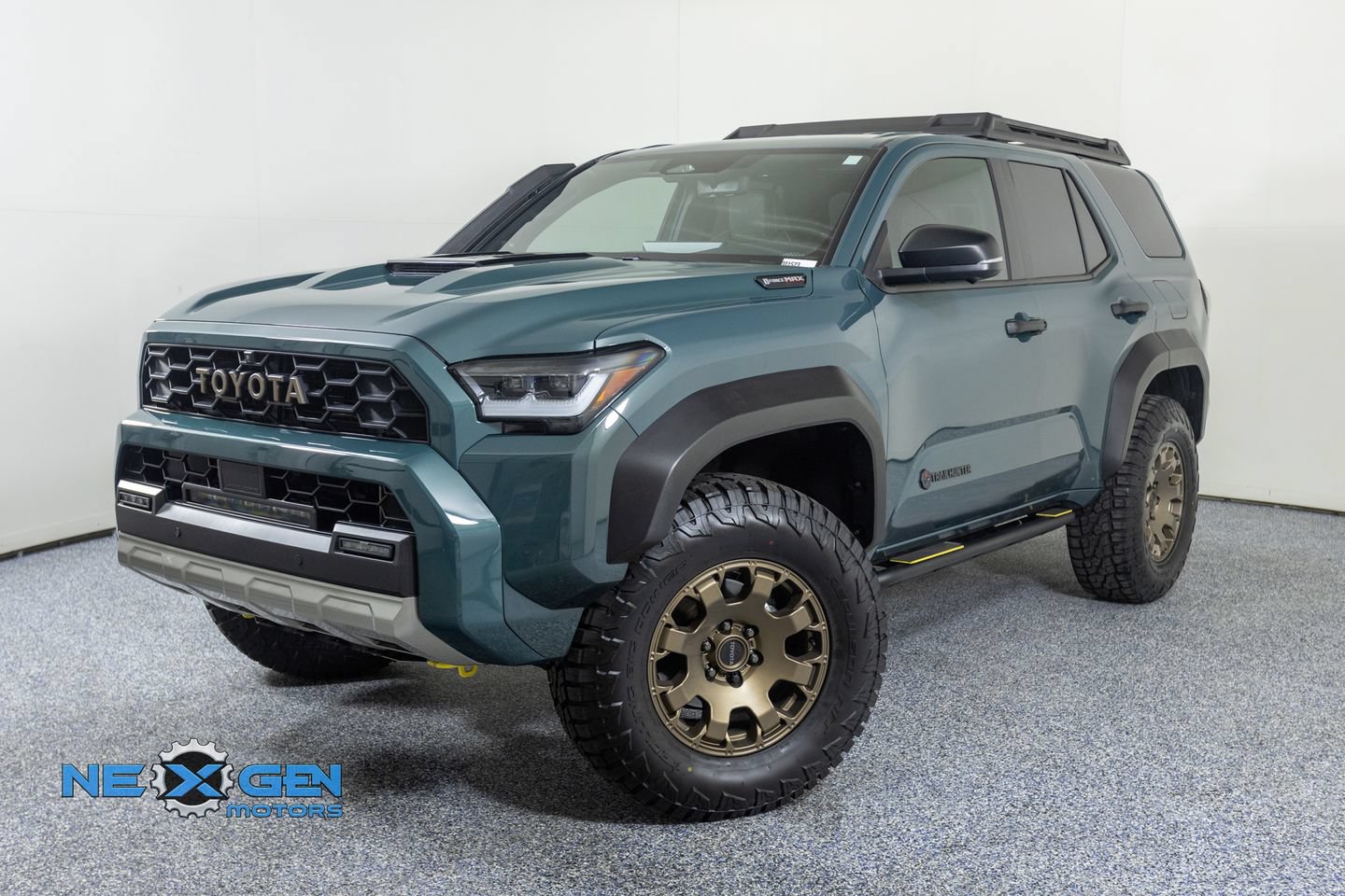 Used 2025 Toyota 4Runner Trailhunter AWD/4WD image 3