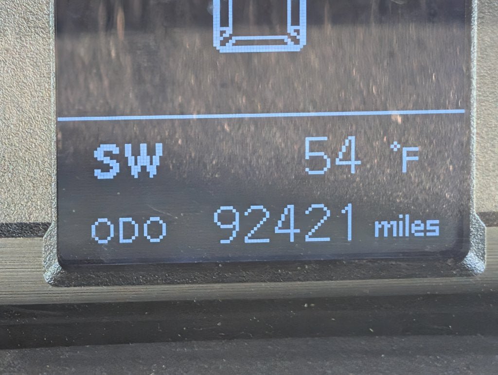 Used 2016 Toyota 4Runner SR5 AWD/4WD image 3