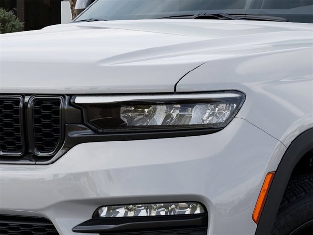 New 2025 Jeep Grand Cherokee Limited w/ Luxury Tech Group II image 10