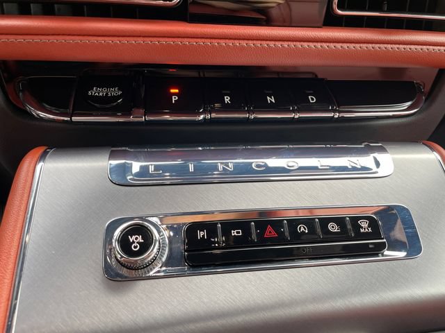 Used 2025 Lincoln Aviator Reserve w/ Jet Appearance Package AWD/4WD image 35