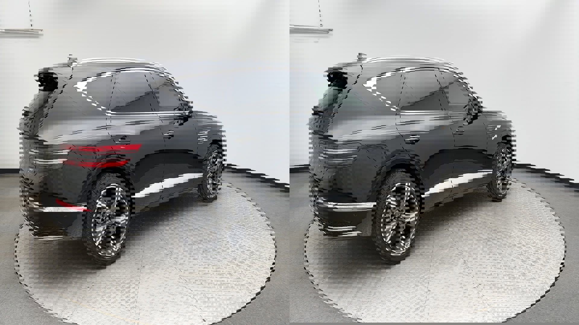 Certified 2026 Genesis GV80 3.5T Prestige image 2