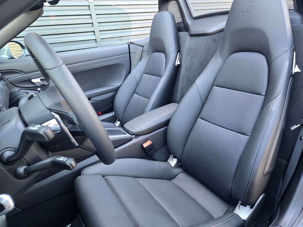 Used 2025 Porsche 718 Boxster image 5