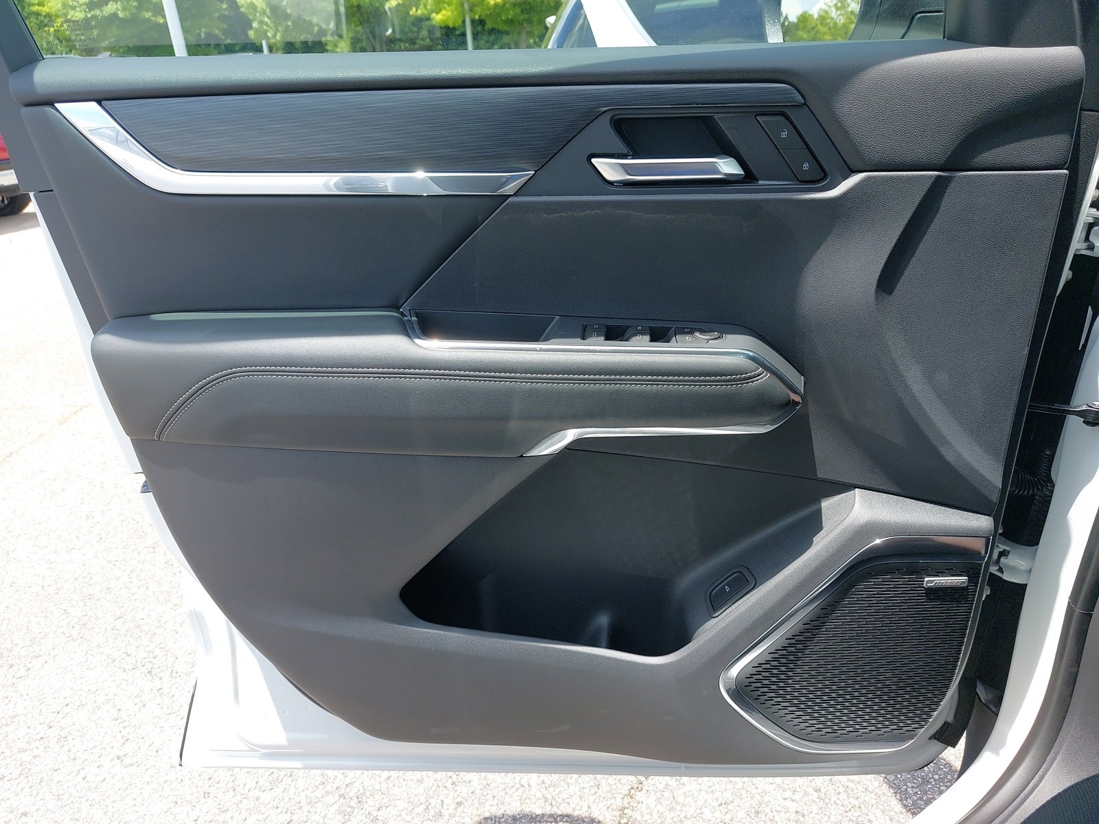 New 2025 GMC Acadia Elevation image 29