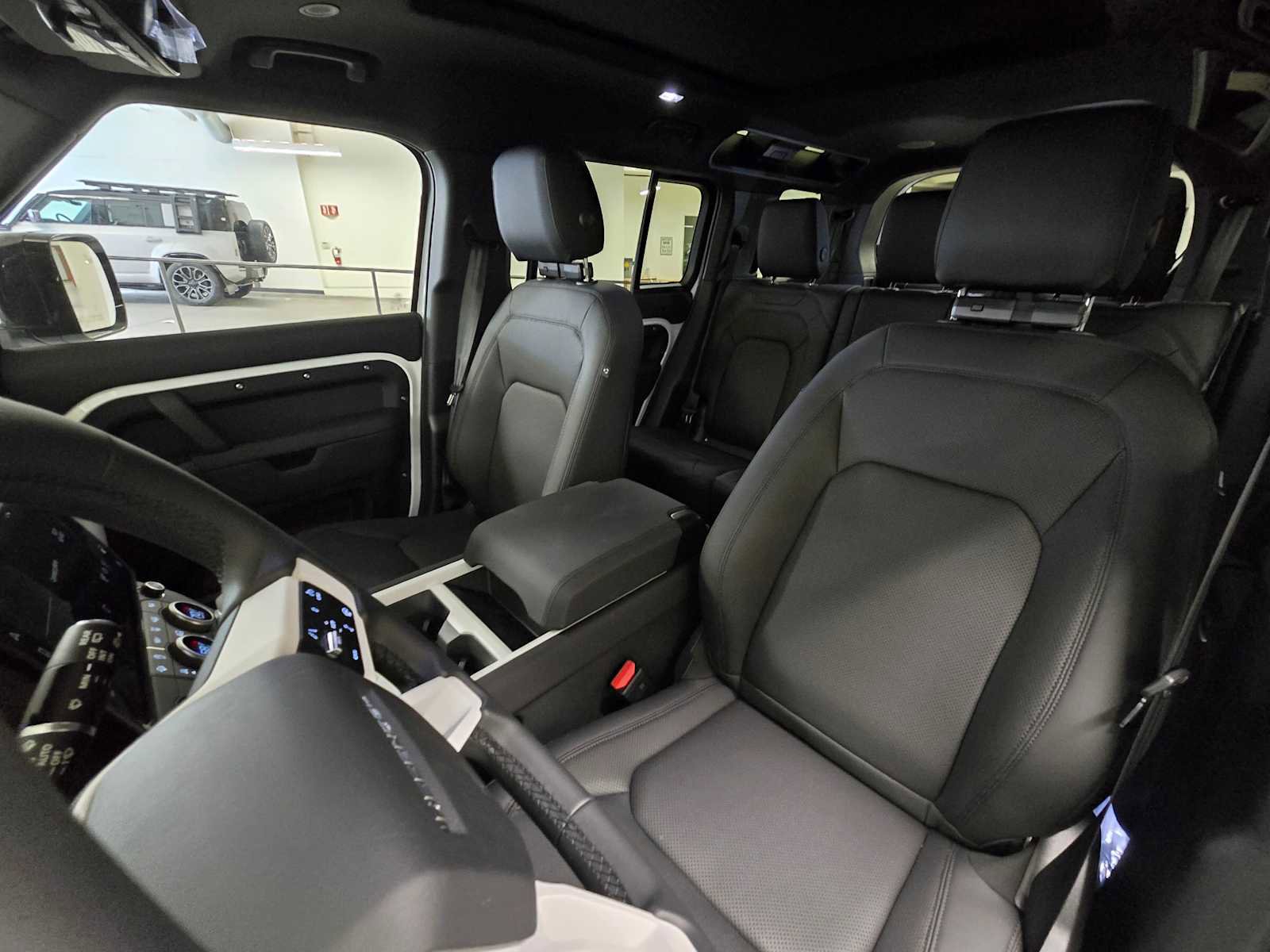 New 2026 Land Rover Defender 110 X-Dynamic SE AWD/4WD image 20