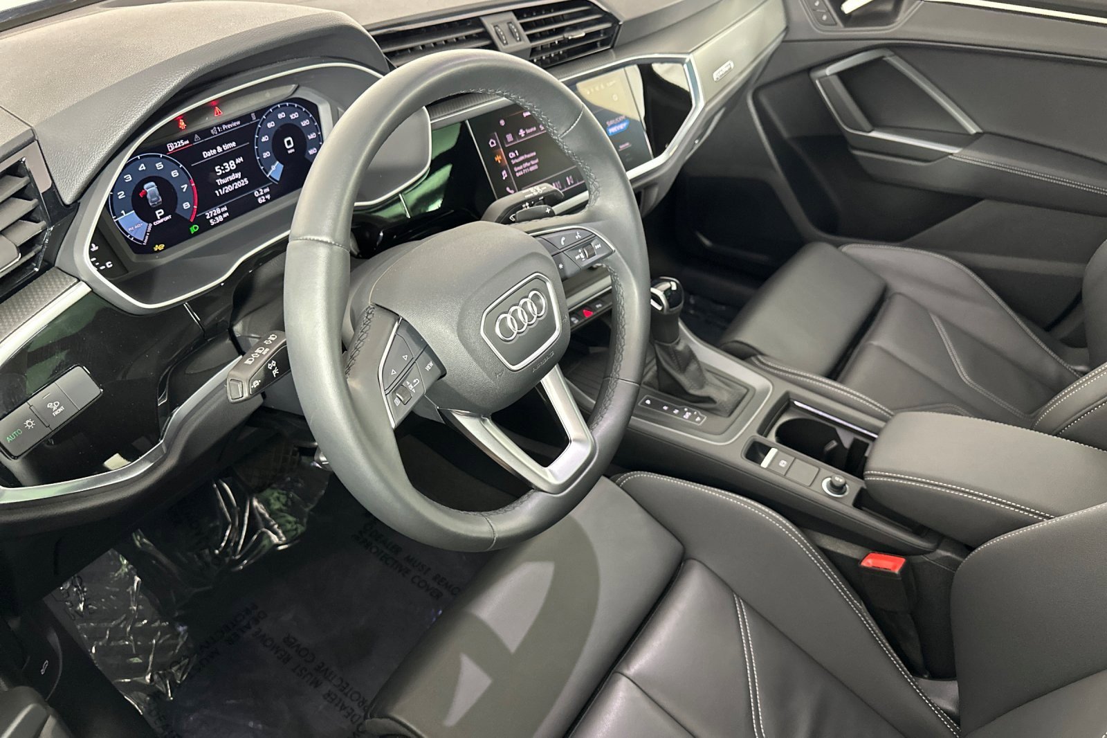 Used 2025 Audi Q3 2.0T Premium image 9