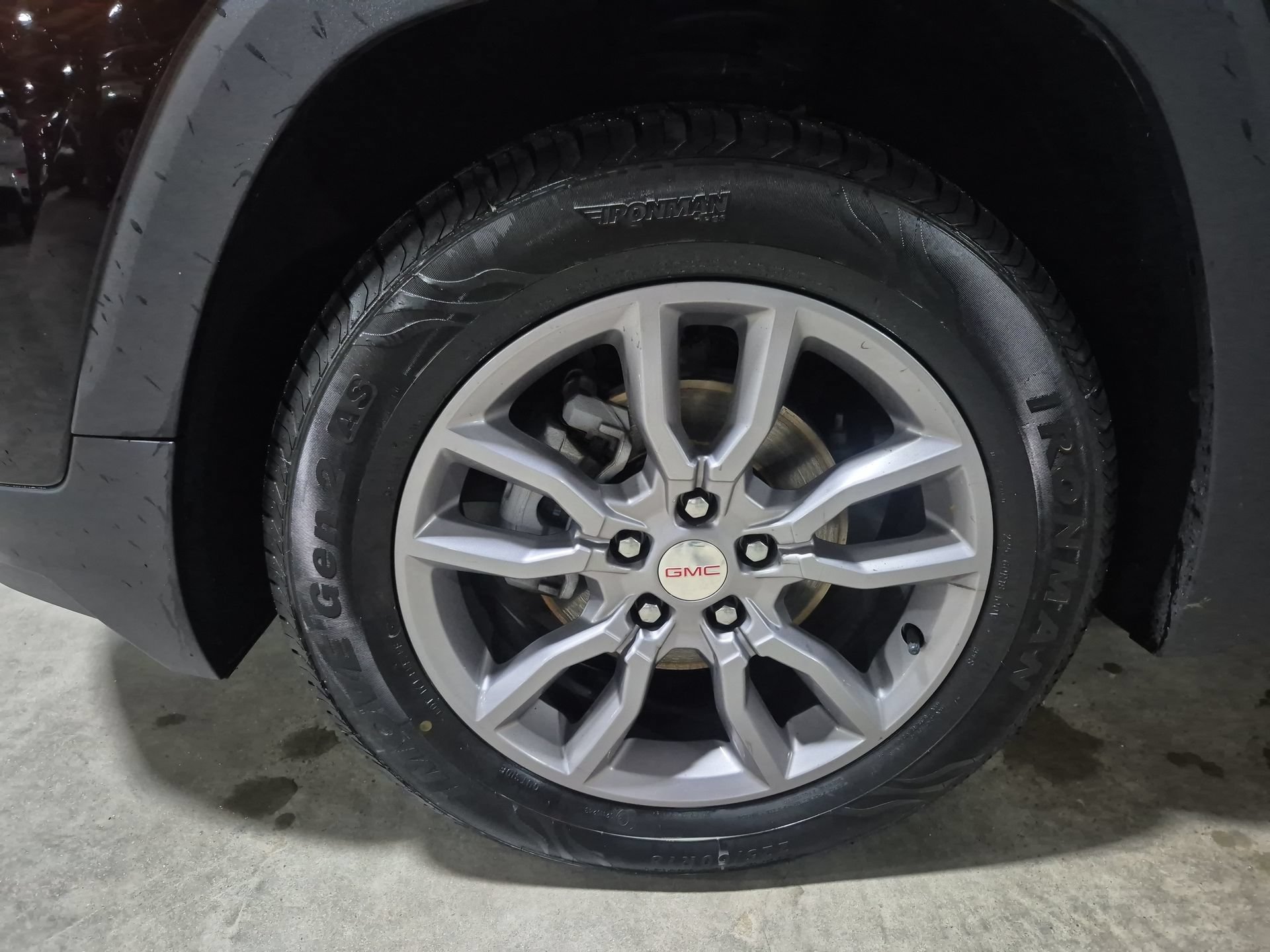 Used 2024 GMC Terrain SLT AWD/4WD image 32