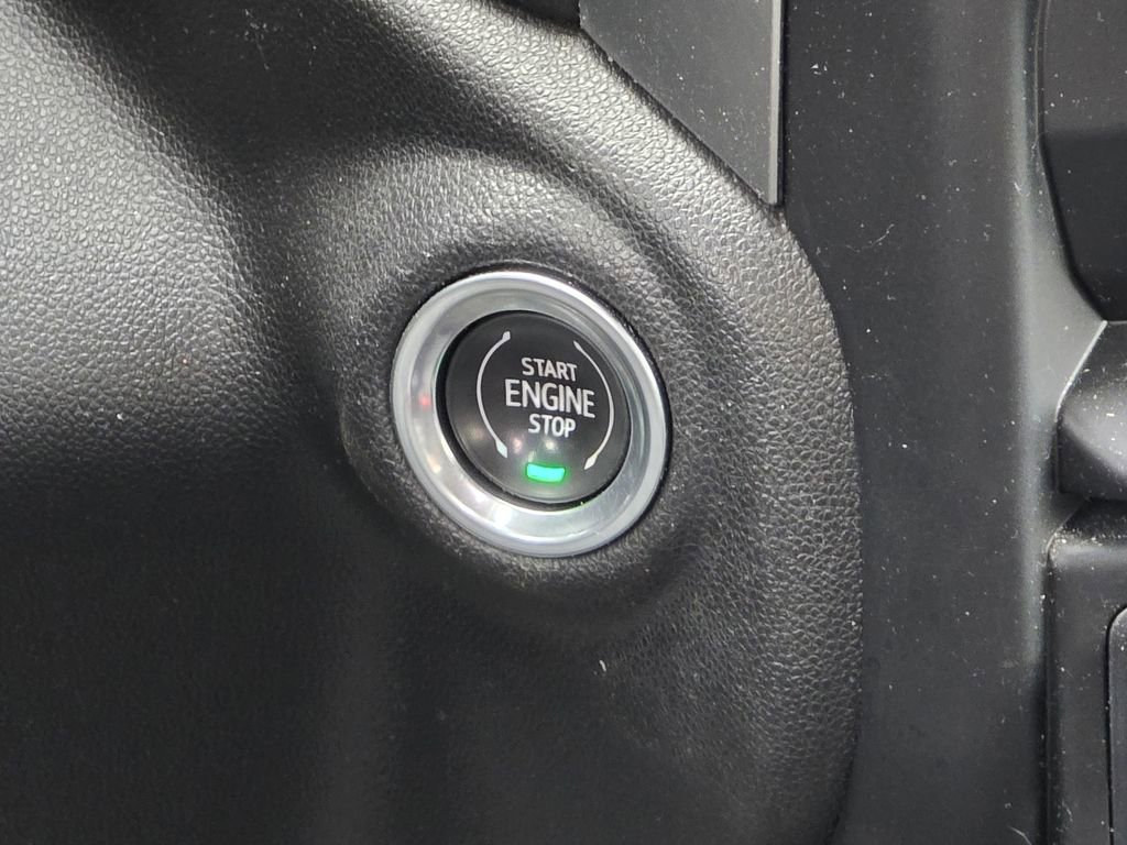 Used 2021 Chevrolet Silverado 1500 LT AWD/4WD image 18