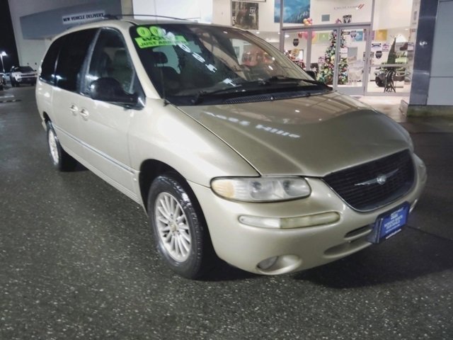 Used 2000 Chrysler Town & Country LXi image 3