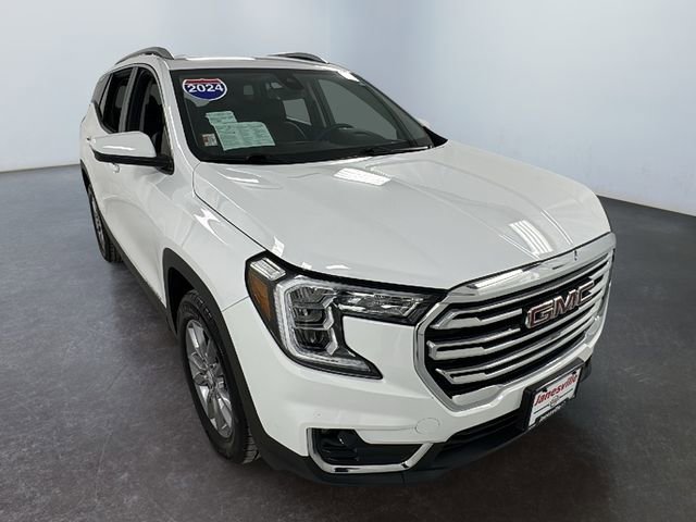 Used 2024 GMC Terrain SLT image 1
