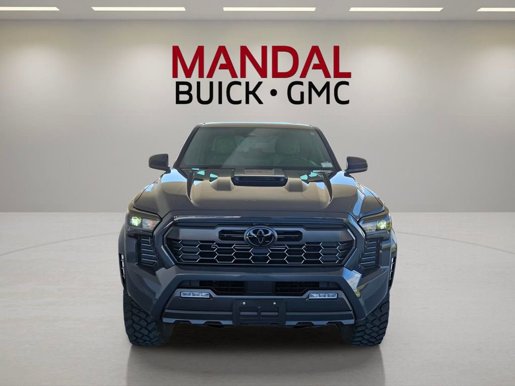 Used 2025 Toyota Tacoma TRD Sport image 3