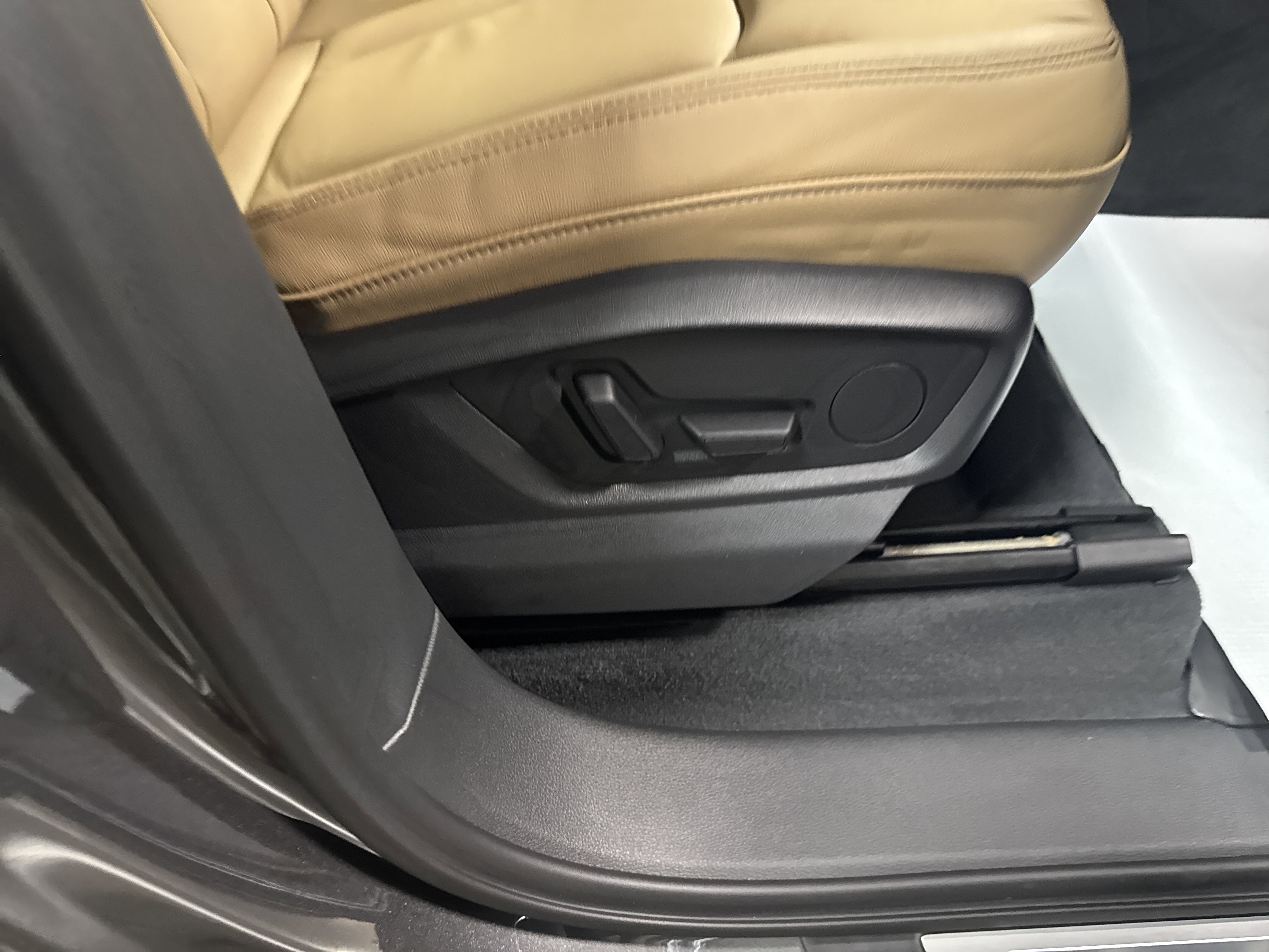 Used 2025 Audi Q7 3.0T Premium Plus image 39