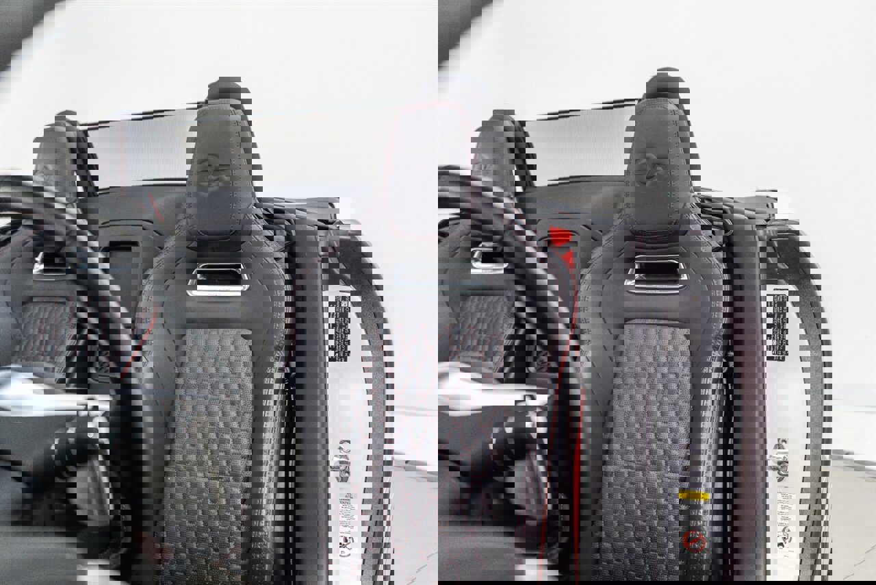 Used 2020 Jaguar F-TYPE SVR image 27