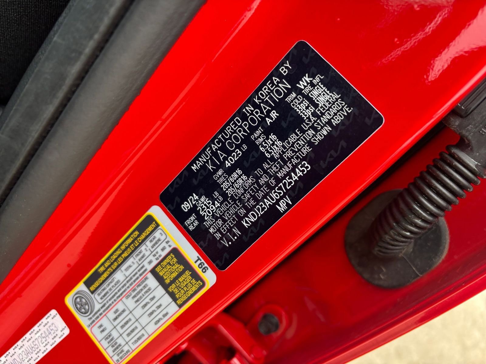 Used 2025 Kia Soul LX w/ LX Technology Package FWD image 27