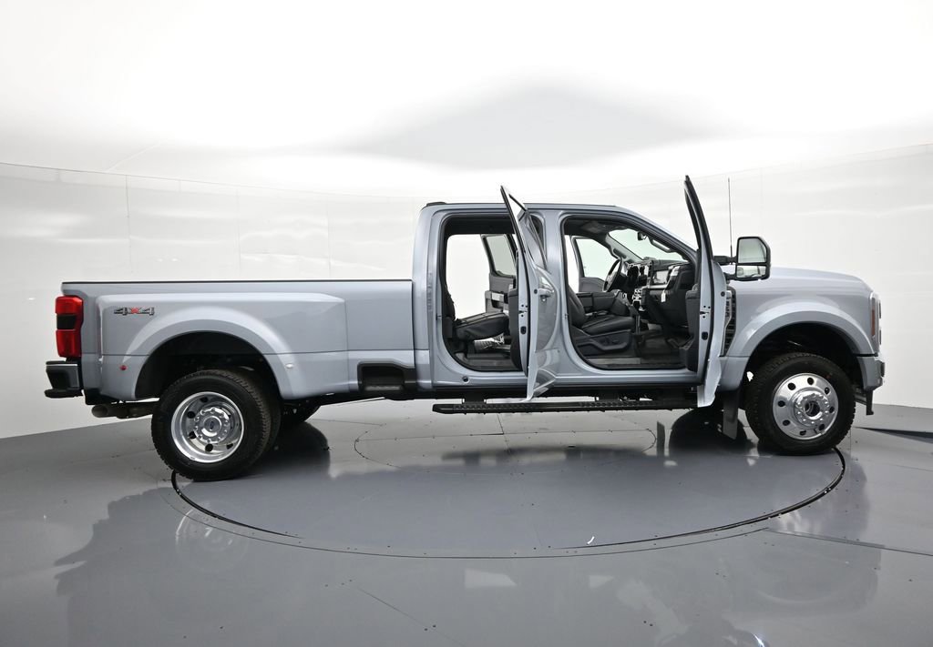 New 2026 Ford F450 Lariat w/ Lariat Premium Package image 38