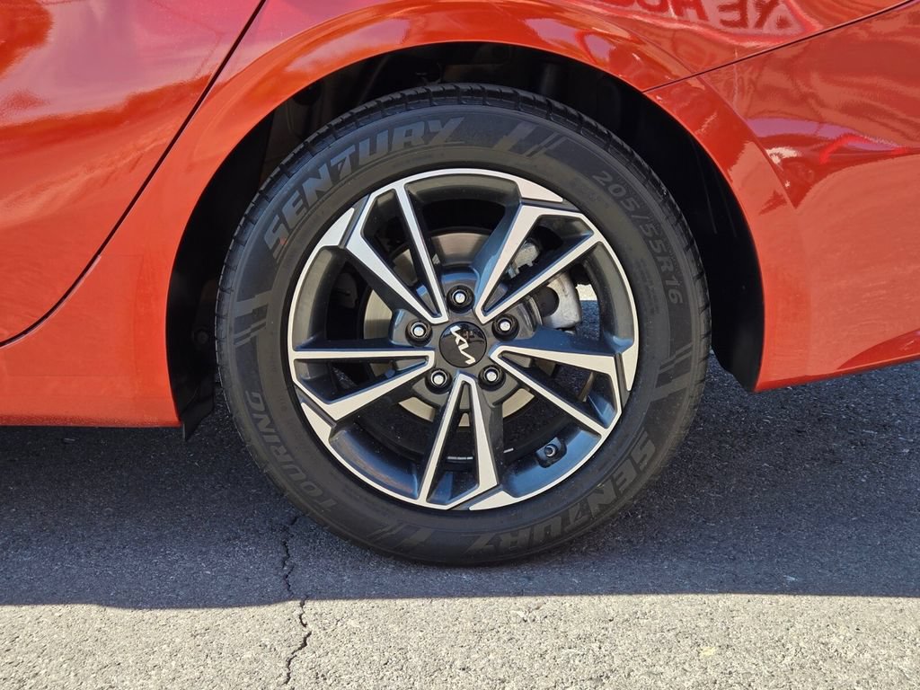 Used 2024 Kia Forte LXS FWD image 10