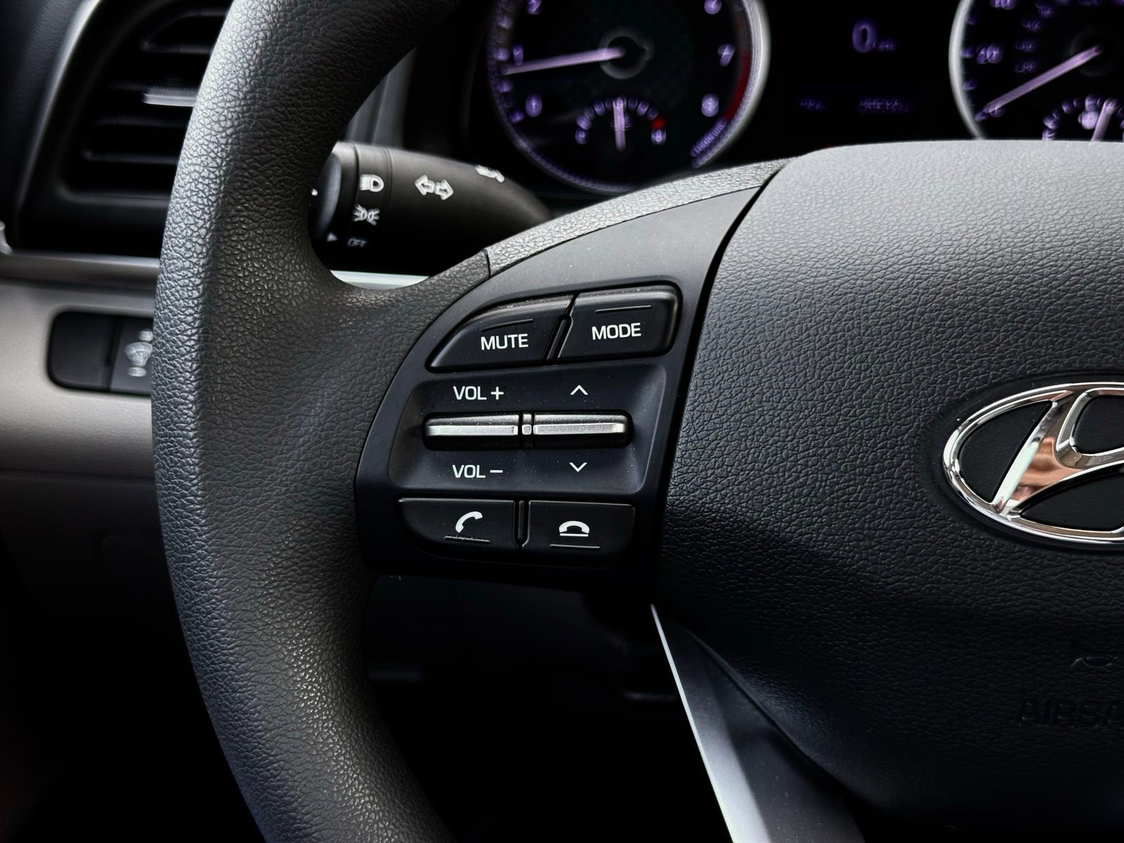 Used 2020 Hyundai Elantra SE image 31