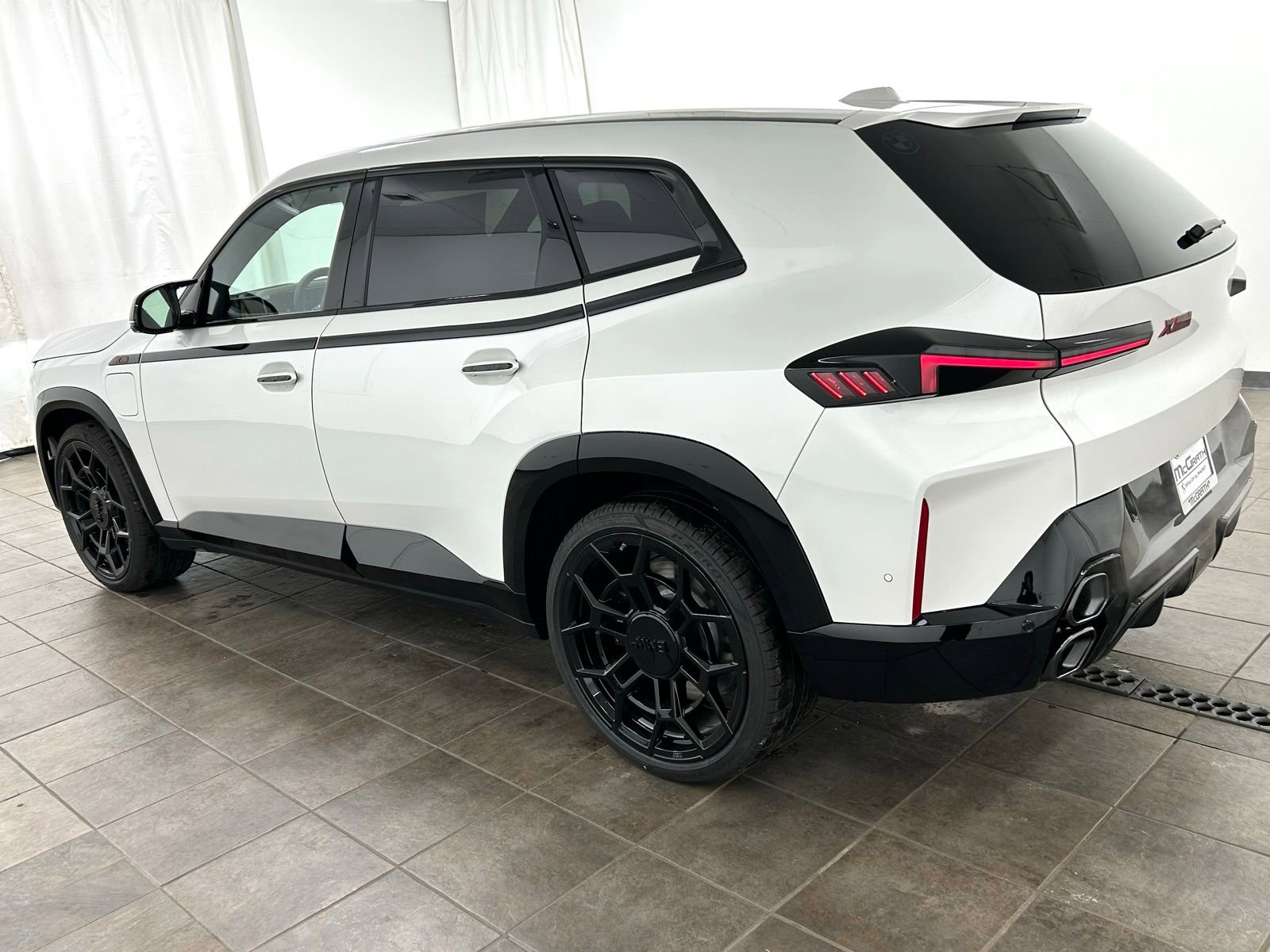 New 2026 BMW XM Label Red image 3