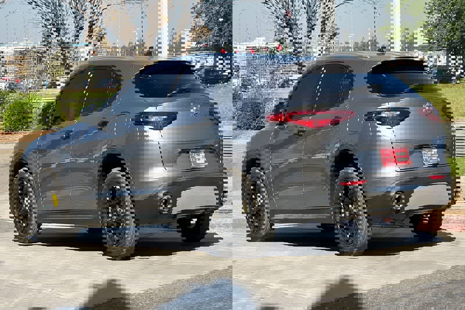 Used 2018 Alfa Romeo Stelvio image 7