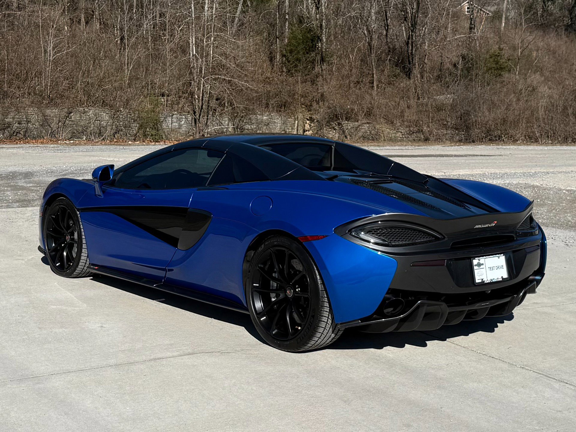 Used 2018 McLaren 570S Spider image 15