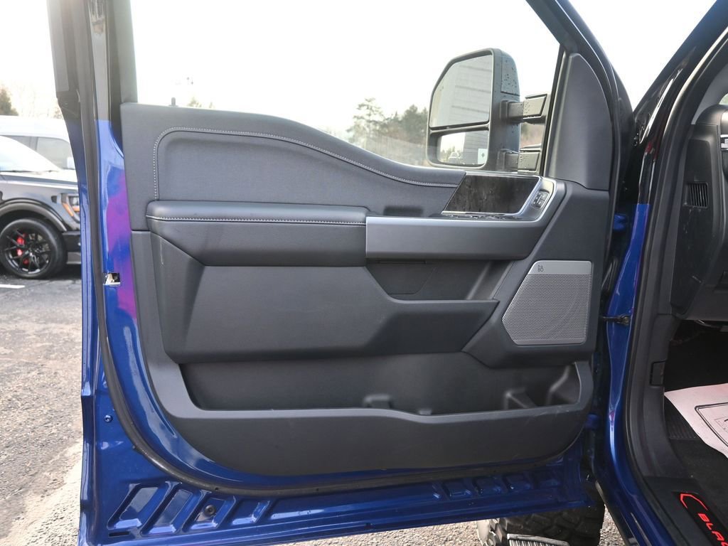 New 2026 Ford F250 Lariat w/ Black Appearance Package image 25