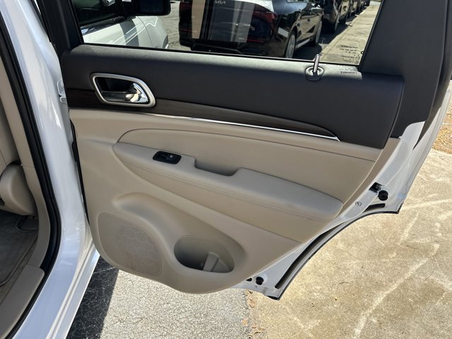 Used 2017 Jeep Grand Cherokee Overland RWD image 19