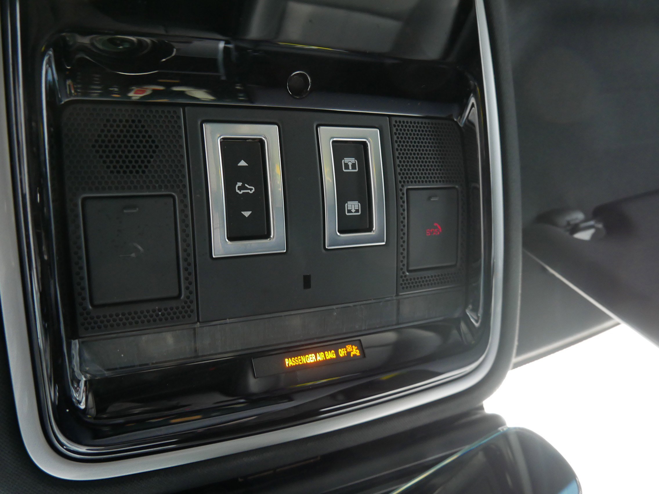 Used 2025 Land Rover Range Rover Velar Dynamic SE image 33