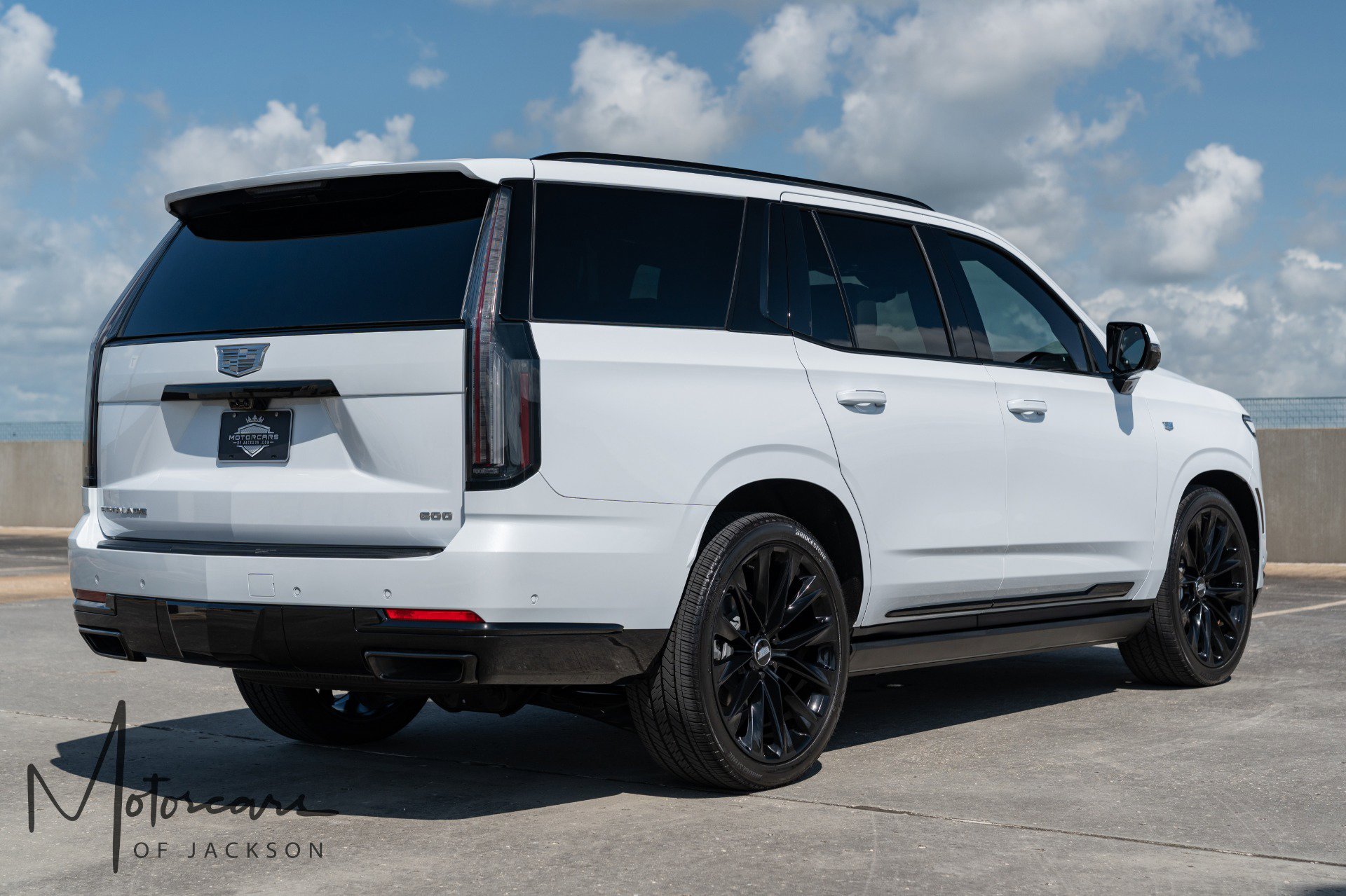 Used 2026 Cadillac Escalade Platinum Sport w/ LPO, ONYX Package AWD/4WD image 8