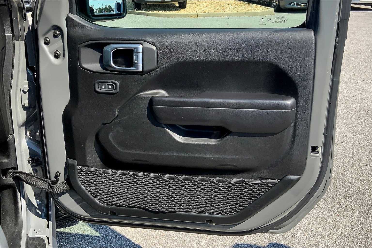 Used 2021 Jeep Gladiator Sport AWD/4WD image 23