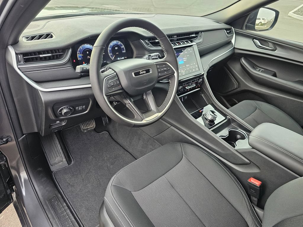 New 2025 Jeep Grand Cherokee Laredo X w/ Luxury Tech Group I AWD/4WD video 2